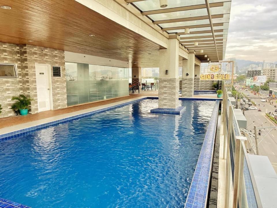 Luxanos Condo Place- Sunvida Tower Cebu Extérieur photo